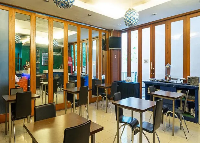 Reddoorz Plus At Blue Pacific Blok M Jakarta